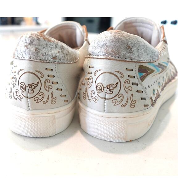 Sundance Karma of Charme Italian Handpainted Leather Sneakers - Picture 8 of 15